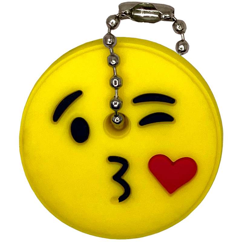 کاور کلید مدل Emoji kissing Heart A01 به همراه آویز