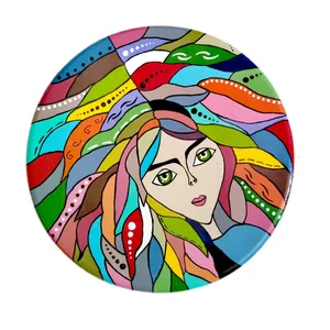 بشقاب دیوارکوب سفالی طرح دختر