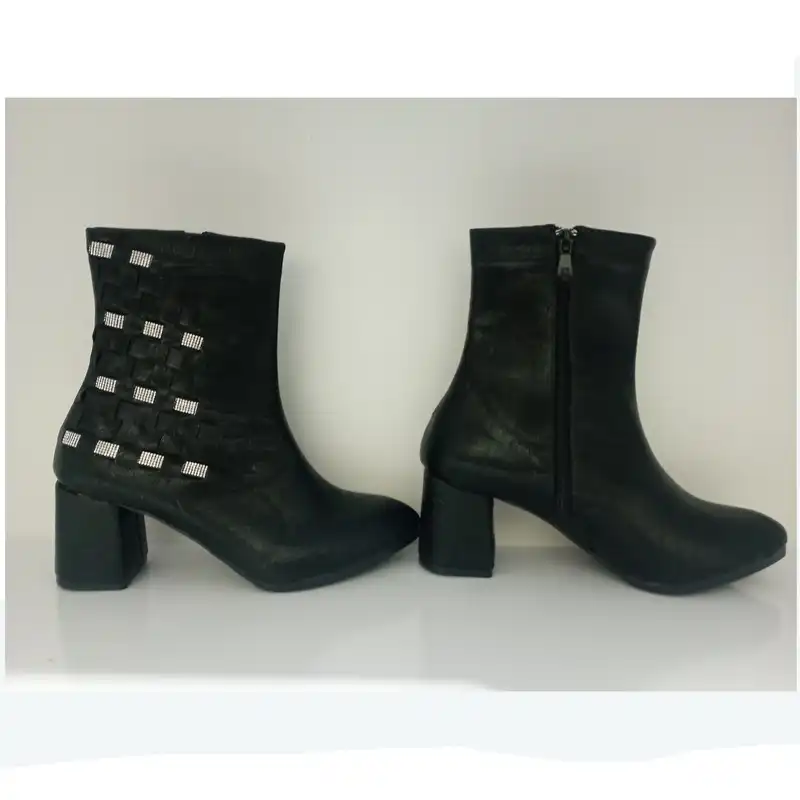 نیم بوت زنانه مدل نگینی کد A-78