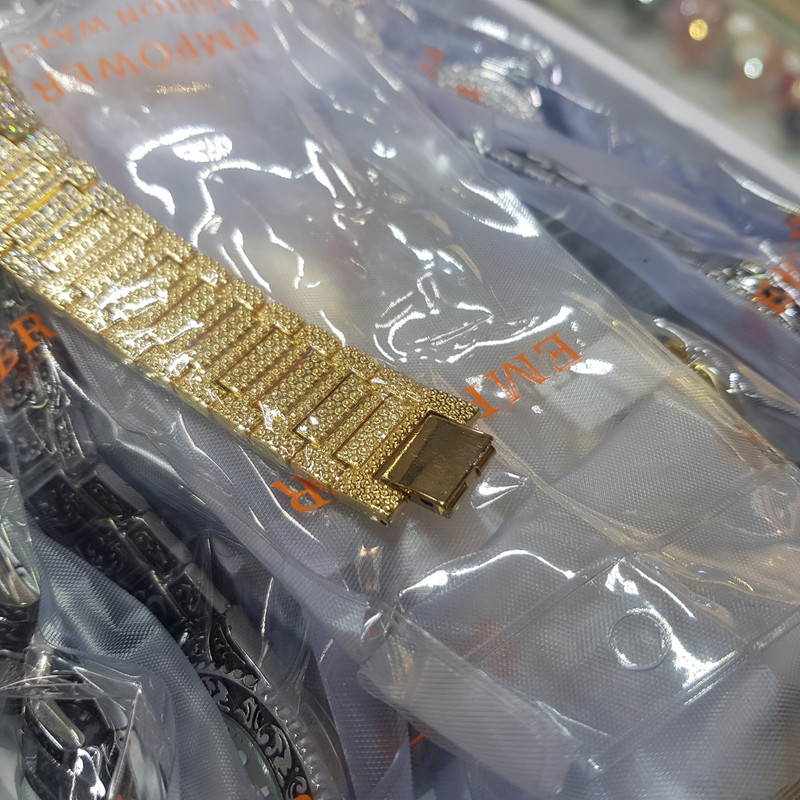 ساعت مچی عقربهای مردانه امپاور مدل فول نگین کد 04 ساعت مچی عقربهای مردانه امپاور مدل فول نگین کد 04