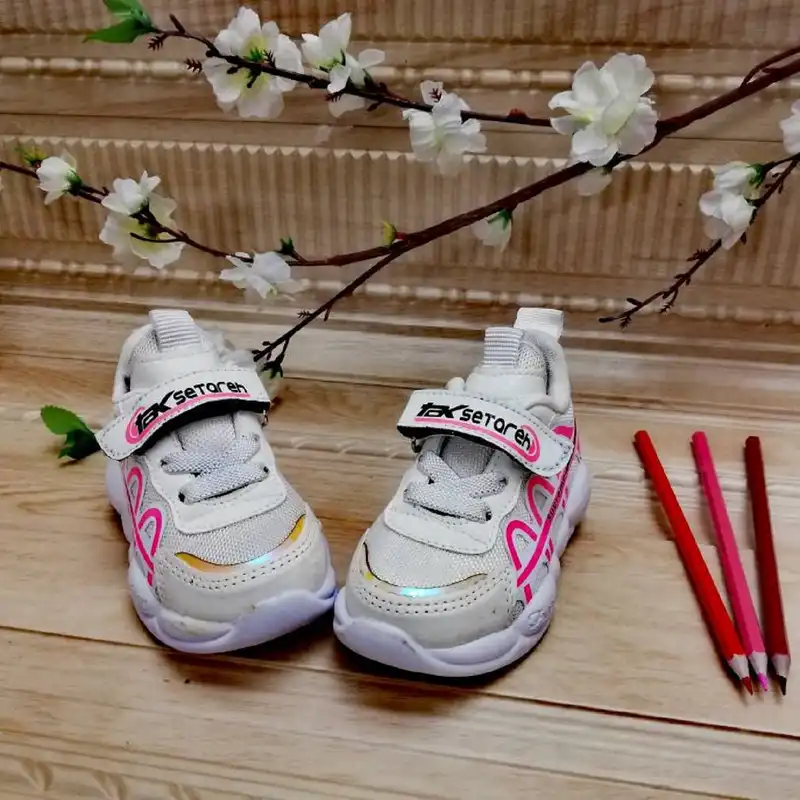 کفش مخصوص پیاده روی بچگانه مدل K041