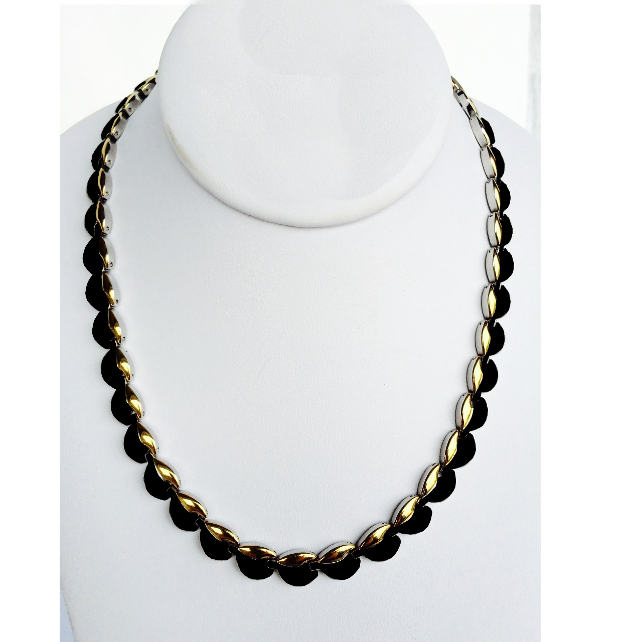 گردنبند مغناطیسی داتیس مدل Black gold 112 مشکی طلایی