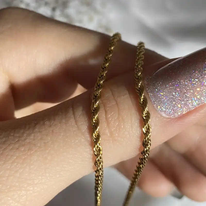 زنجیر زنانه مدل مارپیچ کد‌ R18