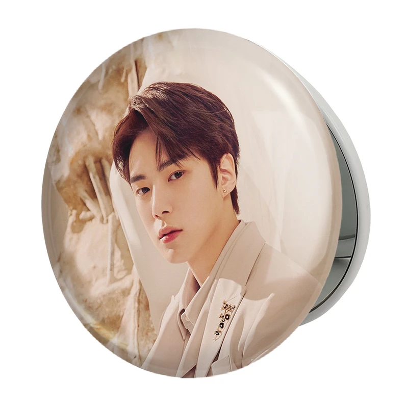 آینه جیبی خندالو طرح مینهیوک گروه مانستا اکس MONSTA X مدل تاشو کد 21172 
