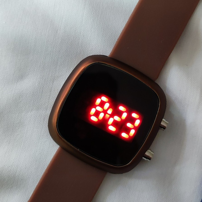 ساعت مچی دیجیتال دخترانه والار مدل W1