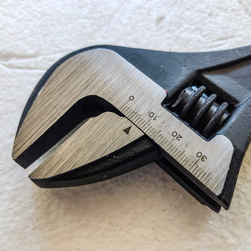 آچار فرانسه اسکای مدل TRX -12 سایز 12 میلی متر