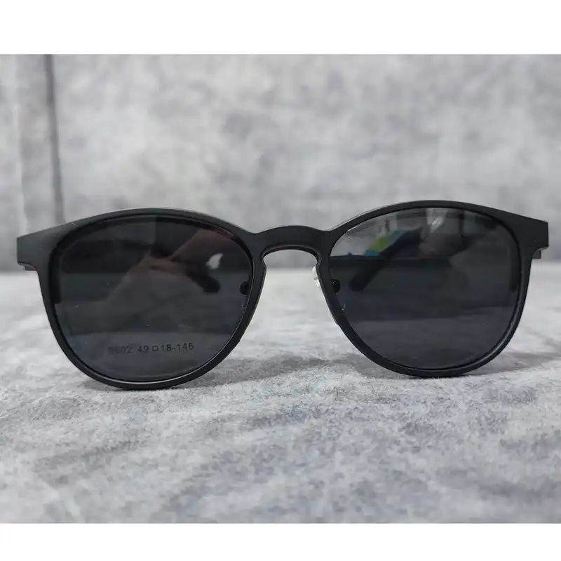 فریم عینک طبی مدل ویفرر پلاریزه کد027 به همراه کاورآفتابی