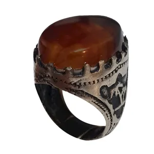 انگشتر نقره مردانه مدل عقیق یمنی آب دار آتشین AYA2114