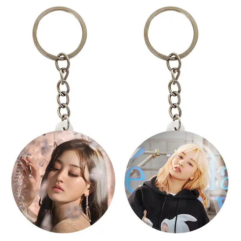 جاکلیدی خندالو مدل جیهیو گروه توایس TWICE کد 1988719882 مجموعه 2 عددی