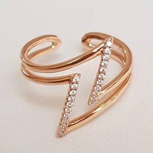 انگشتر زنانه ژوپینگ مدل هفت هشت نگینی کد 129