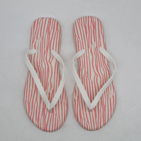 دمپایی لاانگشتی زنانه نیکتا مدل 037 موج کد 1368-RD