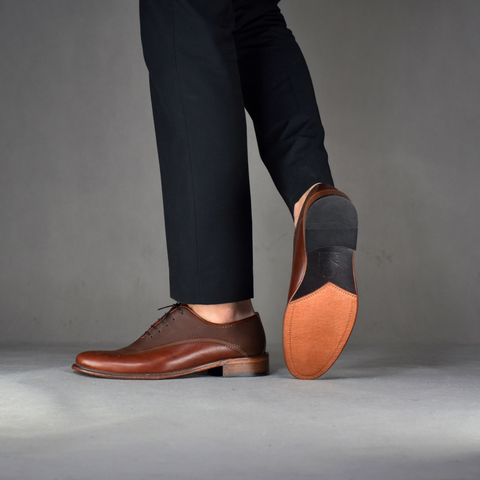 کفش مردانه کرمانی مدل تمام چرم طبیعی دستدوز کد 1037 رنگ قهوه ای -  - 2