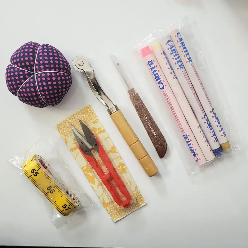 جعبه ابزار خیاطی مدل کاربردی مجموعه 40 عددی