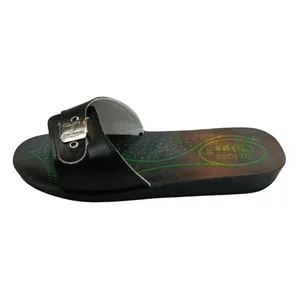 دمپایی زنانه مدل چیپس سگکدار رنگ مشکی