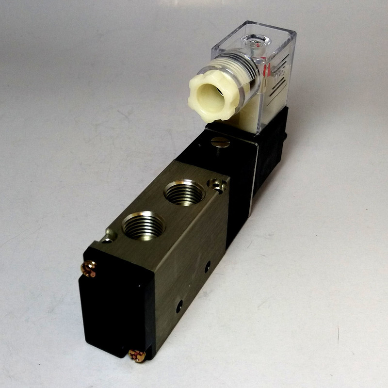 شیر برقی پنوماتیک وای پی سی مدل 4V210-08-1/4-24v