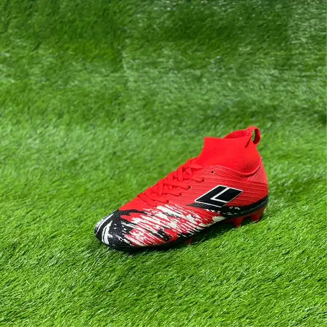 کفش فوتبال پسرانه مدل استوک دار 2025