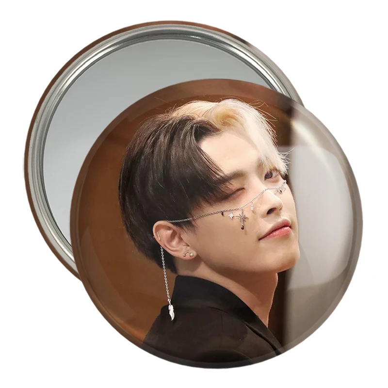 آینه جیبی خندالو مدل هونگ جونگ گروه ایتیز ATEEZ  کد 21243