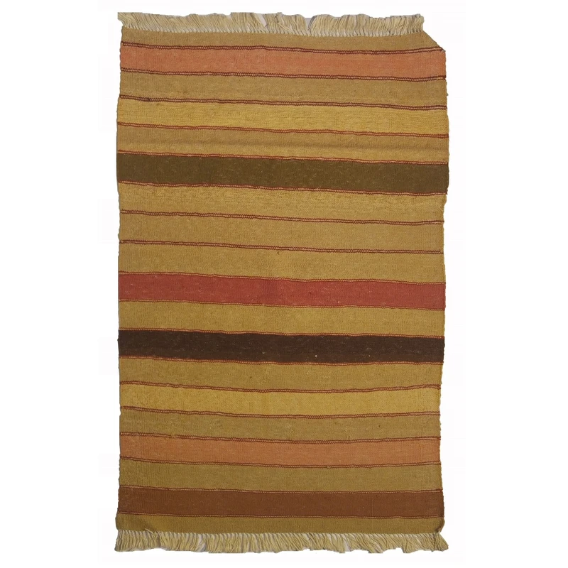 گلیم دستبافت یک و نیم متری نرمین کسا طرح سنتی کد NKP.B 111