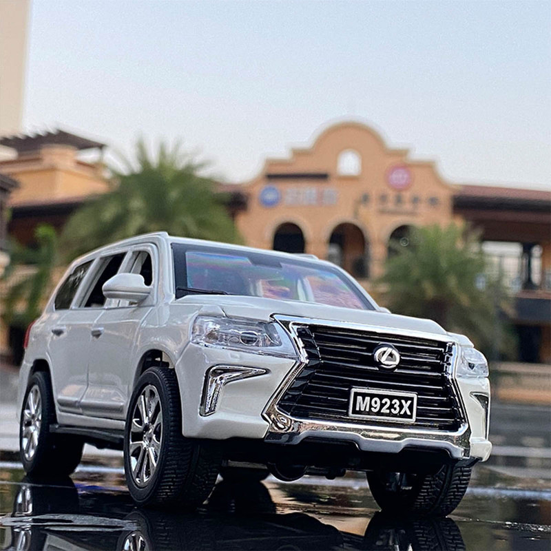 ماکت ماشین مدل Lexus Lx 570 کد M923x