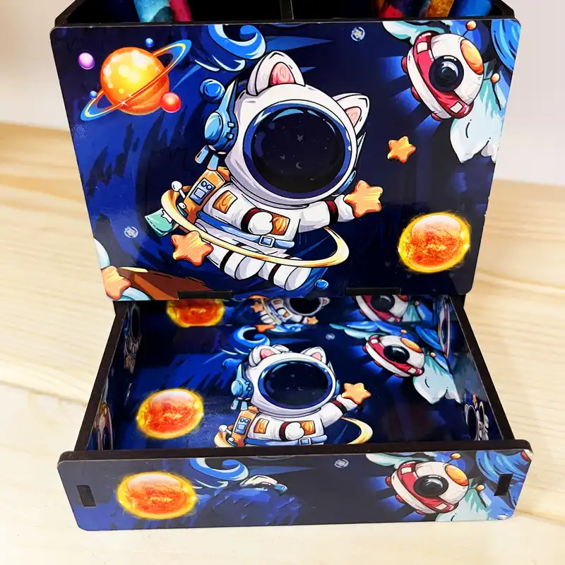 جامدادی رومیزی مدل فضانورد فانتزی کد 02