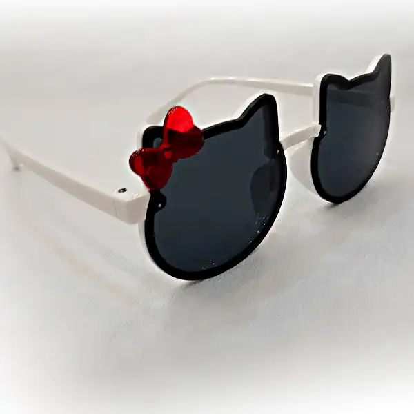 عینک آفتابی بچگانه مدل کیتی کد 04