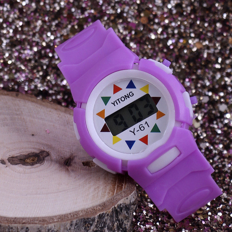 ساعت مچی دیجیتال مدل LE 16099 -YA-S ساعت مچی دیجیتال مدل LE 16099 -YA-S