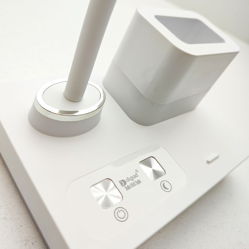 چراغ مطالعه شارژی مدل سه حالته کد 1945