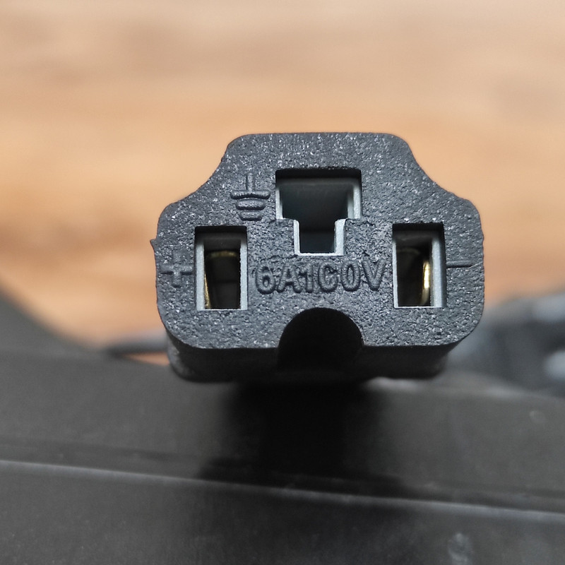 آداپتور 1.7 آمپر کد 7587