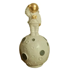 مجسمه طرح فضانورد مدل SPC2