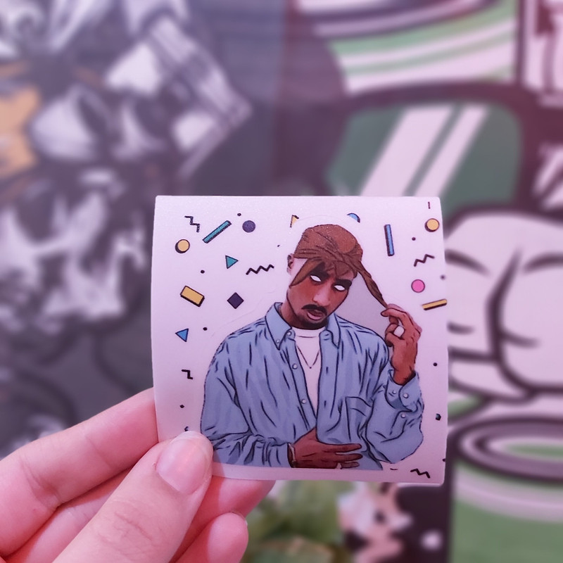 استیکر لپ تاپ طرح توپاک کد 0024