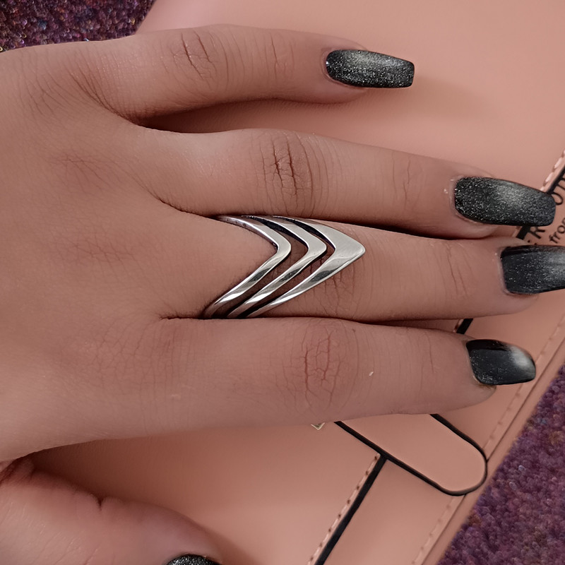 انگشتر زنانه طرح جناقی کد RKH_1748 انگشتر زنانه طرح جناقی کد RKH_1748