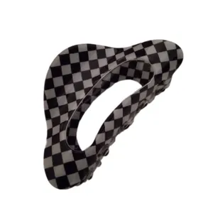 کلیپس مو زنانه مدل شطرنجی تو خالی