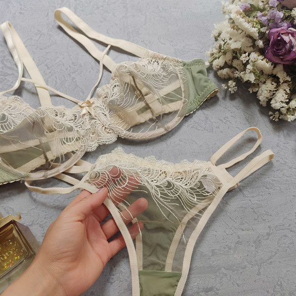 ست شورت و سوتین زنانه شارمین مدل هارنسی کد ZP73.1