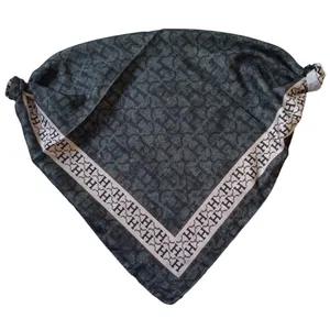 روسری زنانه مدل مینی اسکارف نخی پاییزی ساده حاشیه دار کد 38