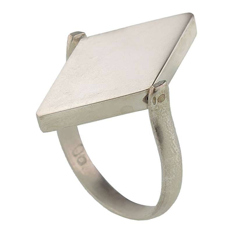 انگشتر نقره زنانه مدل vou