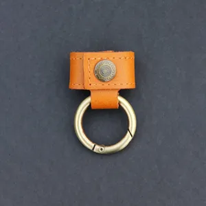 جاکلیدی مردانه چرم بیسراک مدل لارا کد Key.H-704