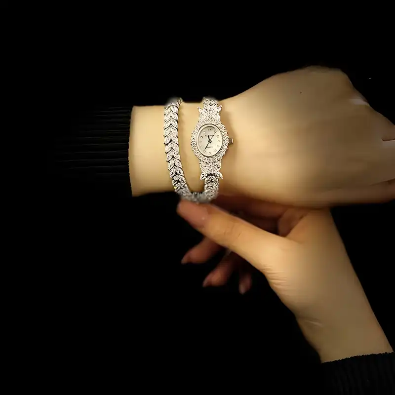 ساعت مچی عقربه ای زنانه رویال کرون مدل گندمی