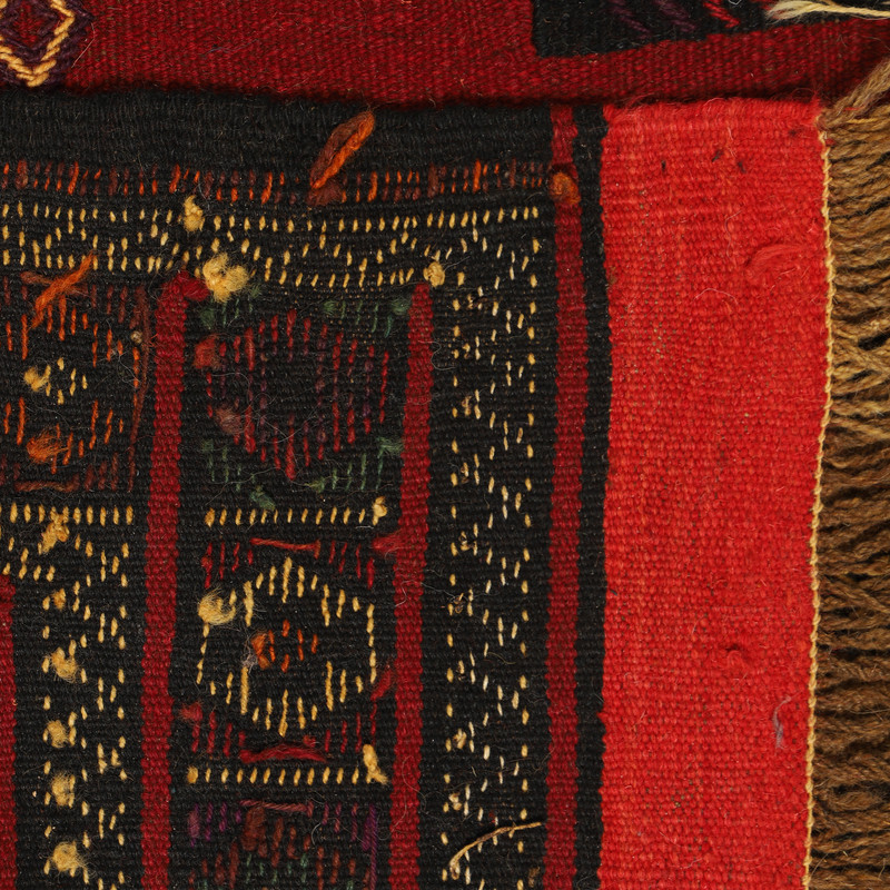 گلیم دستبافت یک و نیم متری مدل سفره کردی کد 40204125