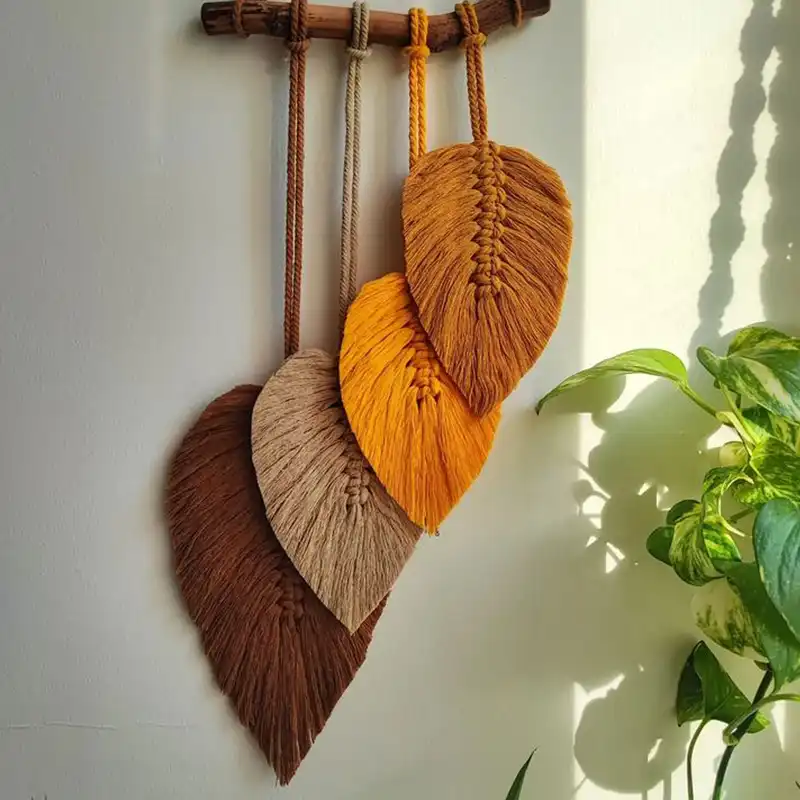 آویز بافتنی مدل مکرومه طرح برگ چند رنگ 01