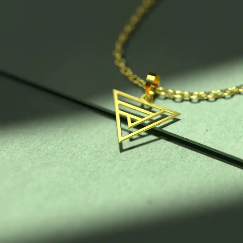 گردنبند طلا 18 عیار زنانه مدوپد مدل مثلث کد F3-1-1001
