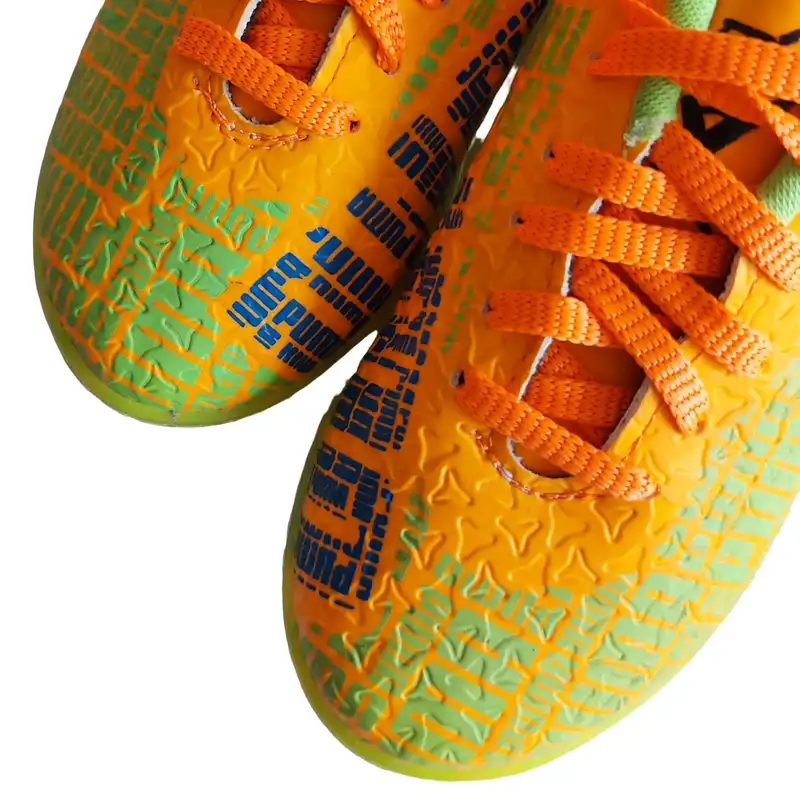 کفش فوتبال بچگانه کد 029 رنگ نارنجی