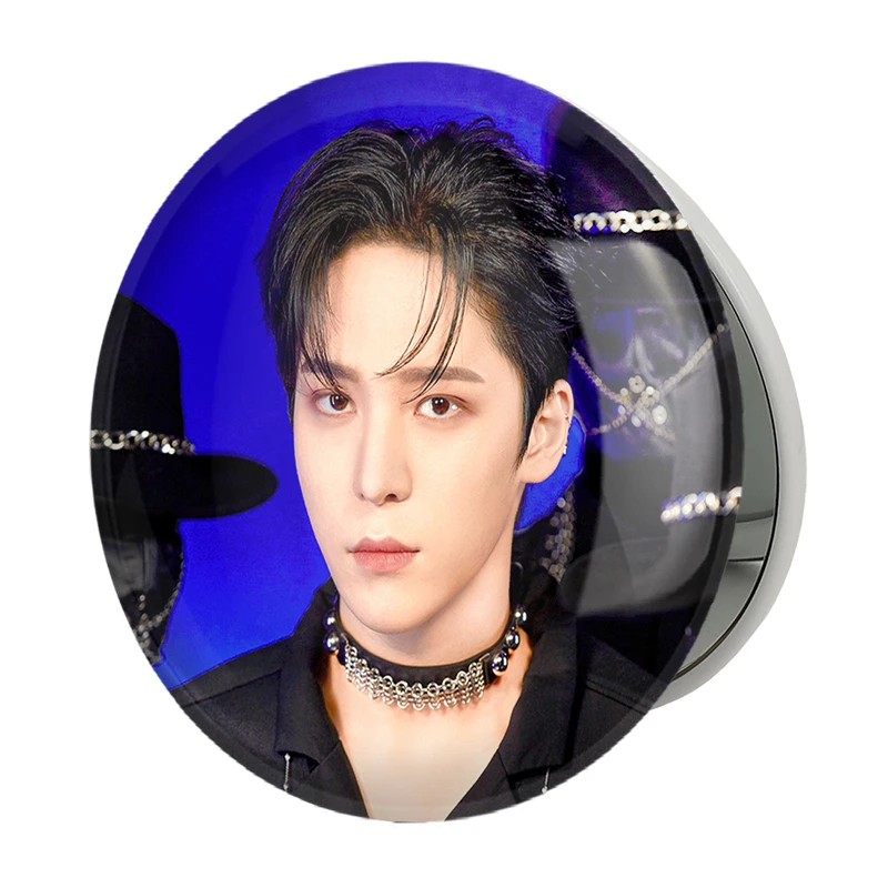 آینه جیبی خندالو طرح یونهو گروه ایتیز ATEEZ مدل تاشو کد 21212 