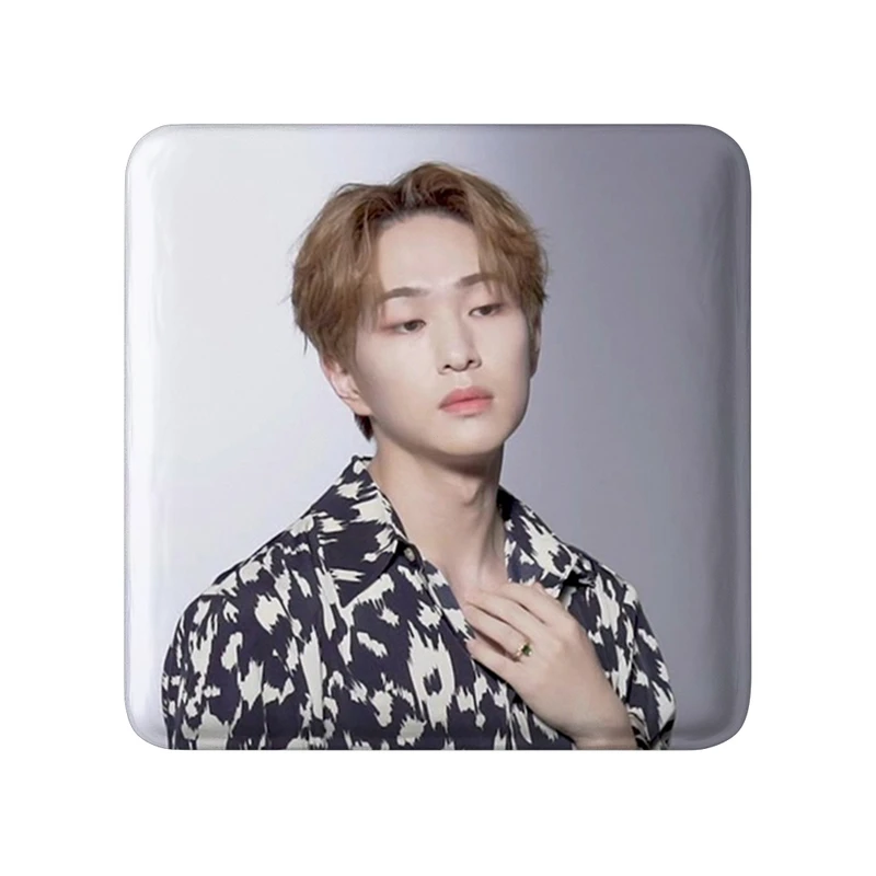 مگنت خندالو طرح اونیو گروه شاینی Shinee  مدل مربعی کد 21315