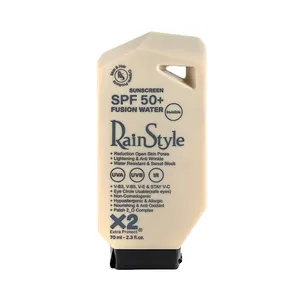 کرم ضدآفتاب بی‌رنگ رین استایل، SPF50، مدل فیوژن واتر، مناسب انواع پوست با حجم 70 میلی‌لیتر، ضد آب، محافظت‌کننده در برابر اشعه‌های UVA و UVB، ضد حساسیت، غیر کومدون‌زا و فاقد پارابن، روشن‌کننده، ضد چروک و پیری،با ماندگاری 5 ساعته 