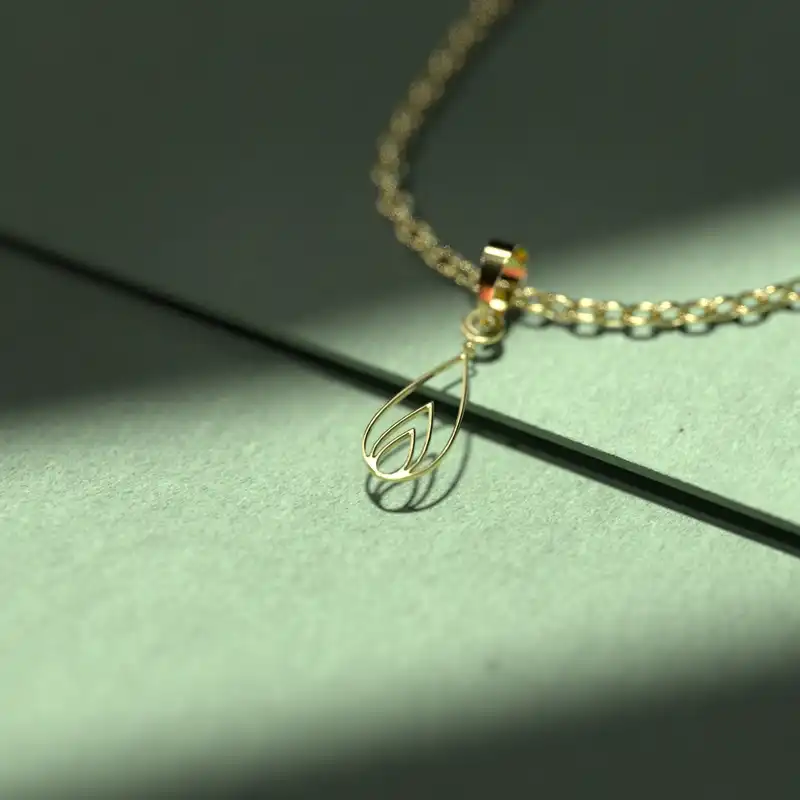 گردنبند طلا 18 عیار زنانه مدوپد مدل هندسی کد AA2-1-1072