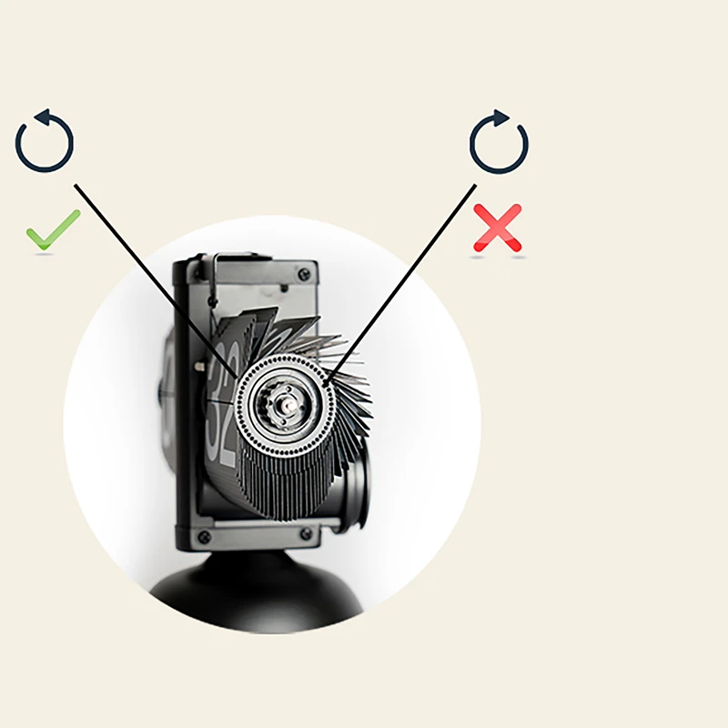 عکس شماره 5 : ساعت رومیزی ورقه ای مدل نوشته رنگی کد tn-112