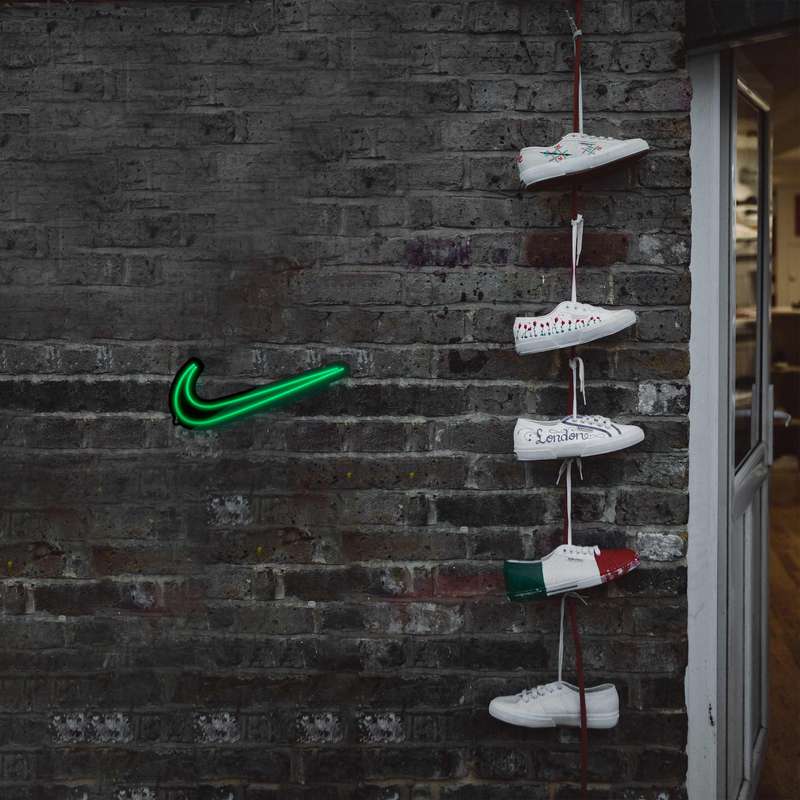 چراغ دیواری نئون دیزاین طرح BL_GR