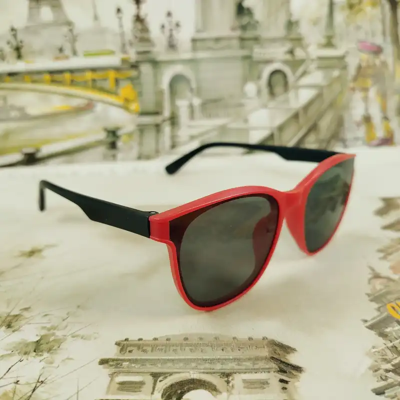 عینک آفتابی بچگانه مدل CH15 کد RE