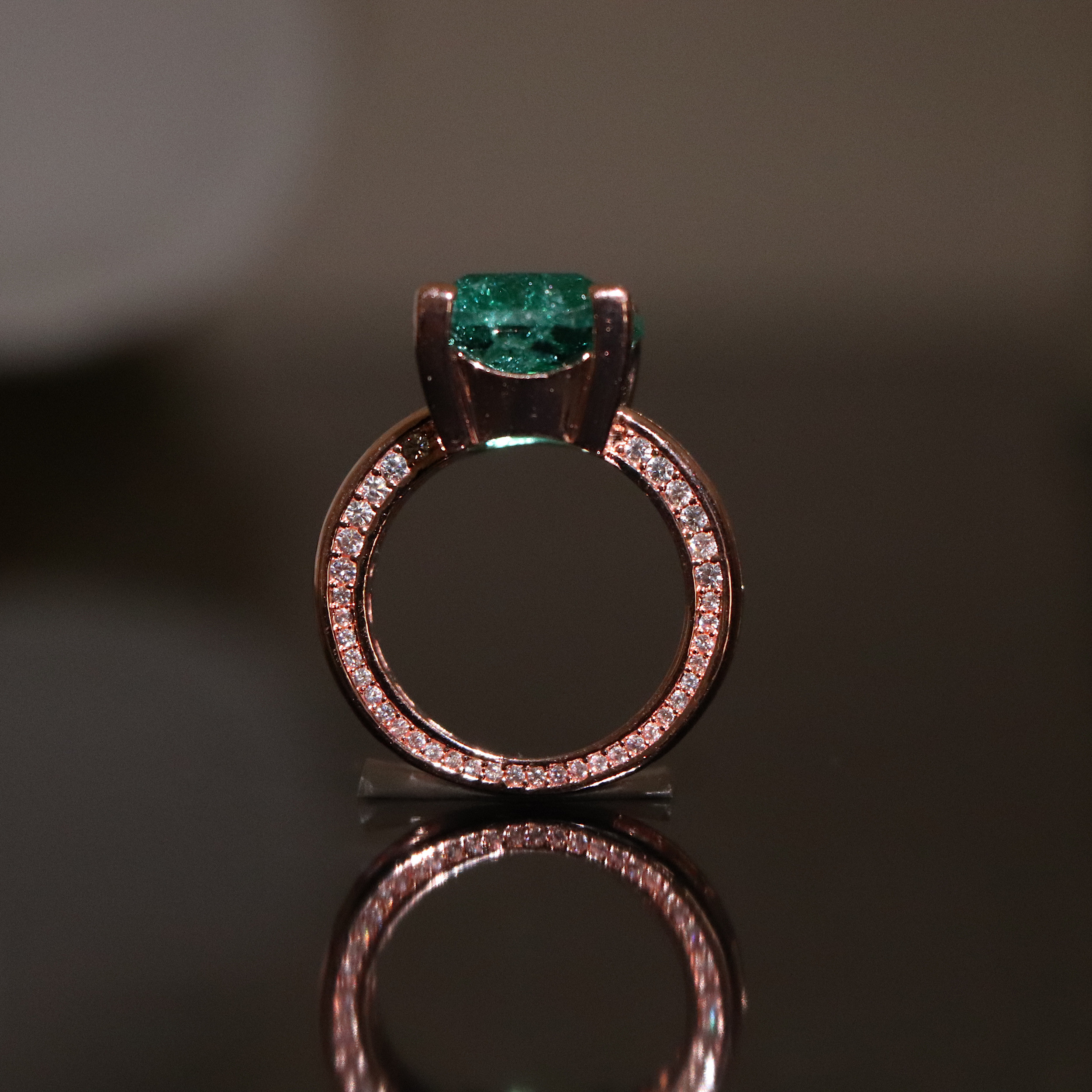 انگشتر نقره زنانه مدل CYEmerald01 انگشتر نقره زنانه مدل CYEmerald01