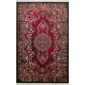 فرش ماشینی 420 شانه زمینه قهوه‌ای حاشیه لاکی شیان کد 70770